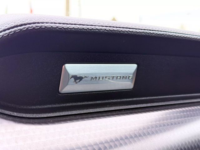 2018 Ford Mustang - Image 22