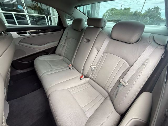 2018 Genesis G80 - Image 10