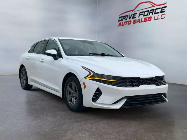 2022 Kia K5 - Image 7
