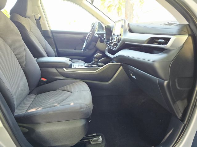 2020 Toyota Highlander - Image 27