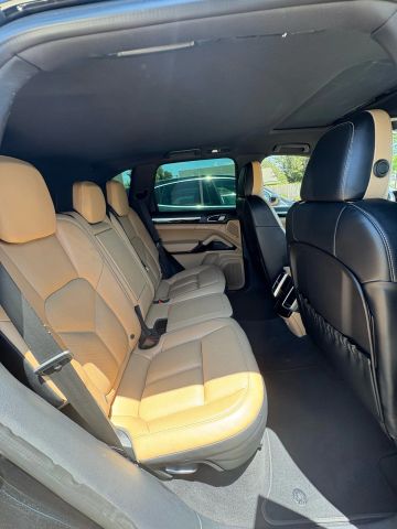 2016 Porsche Cayenne - Image 8