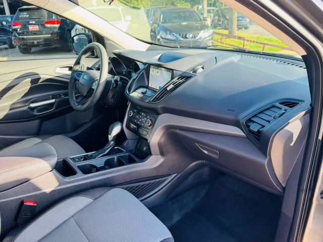 2019 Ford Escape - Image 18