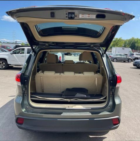 2017 Toyota Highlander Xle Sport Utility 4d - Image 8