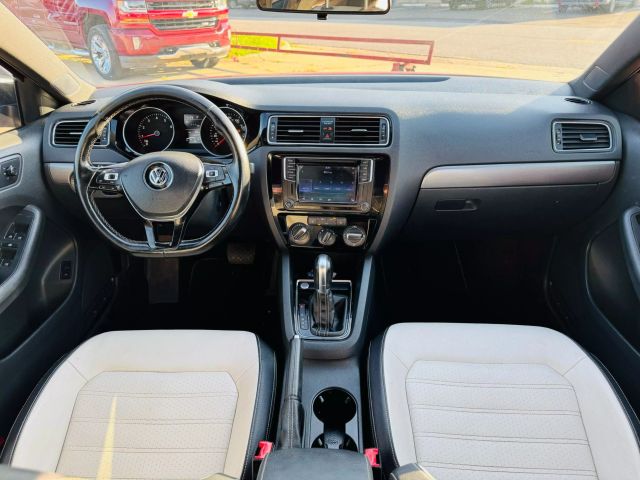 2016 Volkswagen Jetta - Image 24