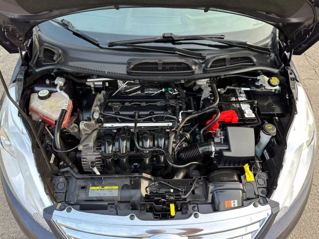 2012 Ford Fiesta - Image 29