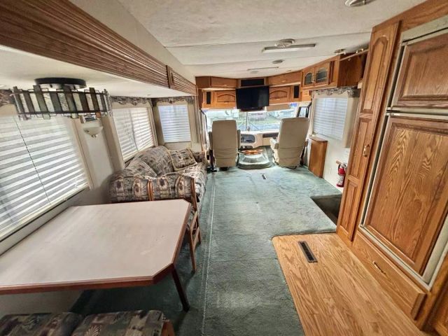 1997 Newmar Kountry - Image 9