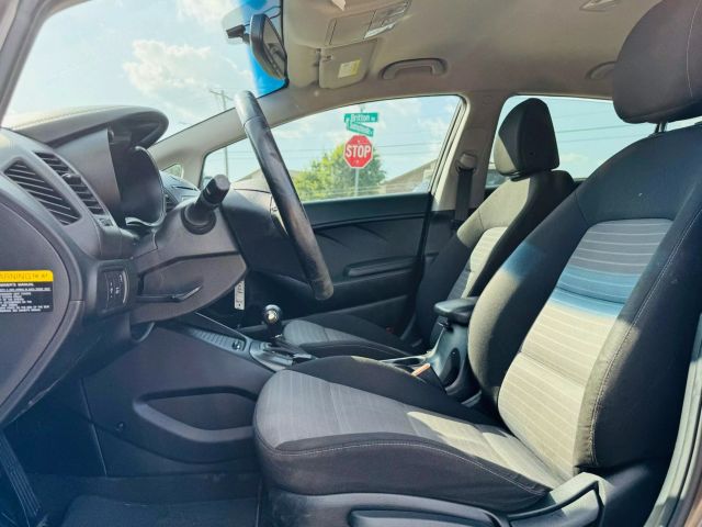 2014 Kia Forte - Image 14