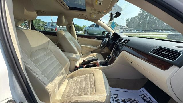 2013 Volkswagen Passat - Image 16