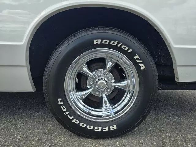 1985 Chevrolet Monte Carlo - Image 10