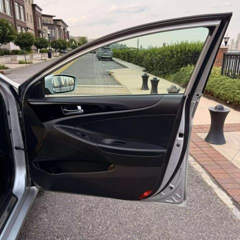 2012 Hyundai Sonata Limited Sedan 4d - Image 39