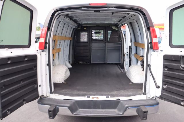 2018 Gmc Savana 2500 Cargo - Image 3