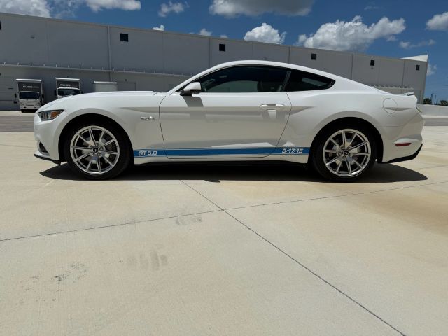 2015 Ford Mustang - Image 29