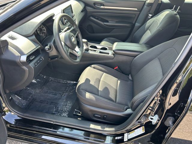 2021 Nissan Altima - Image 17