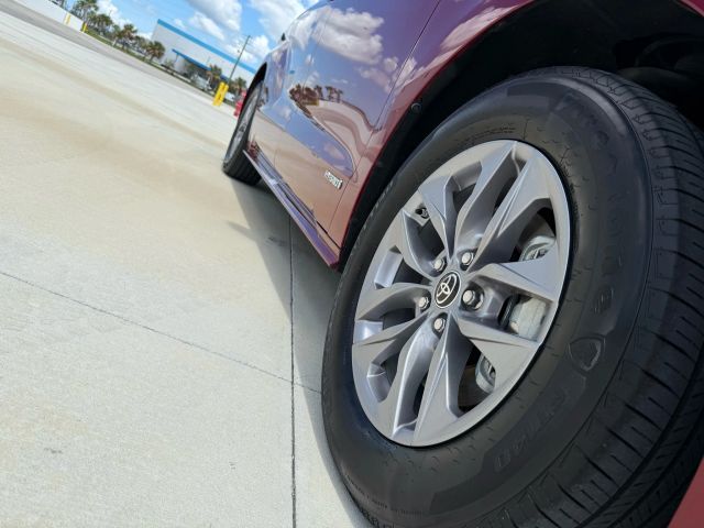 2021 Toyota Sienna - Image 5