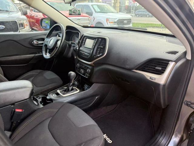 2016 Jeep Cherokee - Image 13
