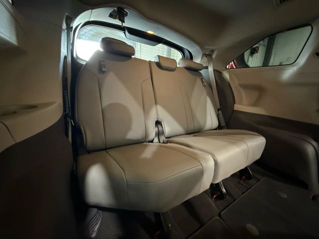 2021 Toyota Sienna - Image 142