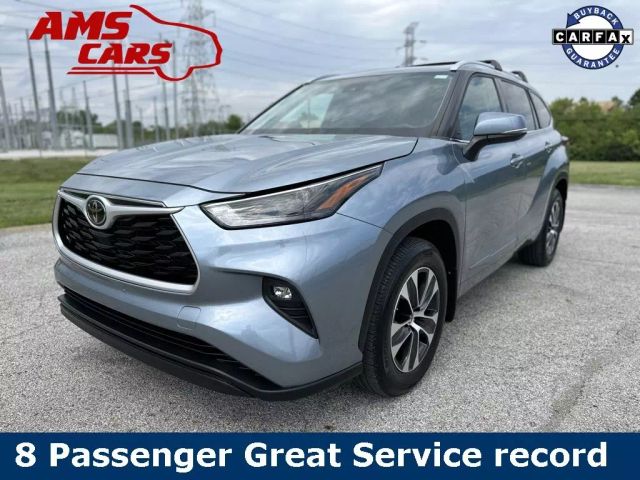 2022 Toyota Highlander - Image 1