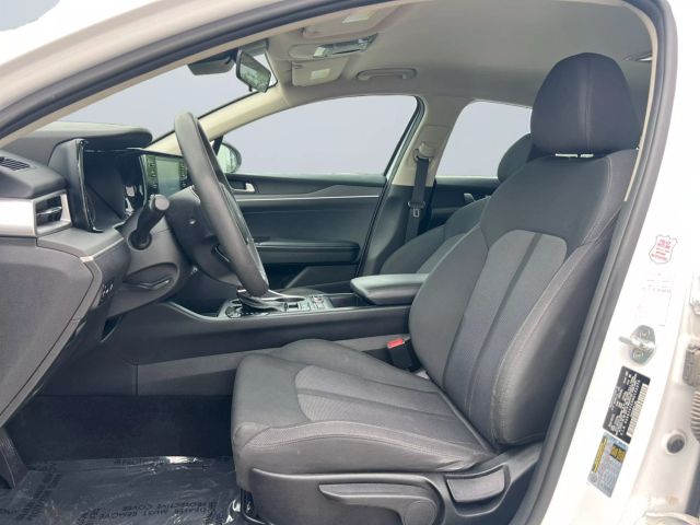 2022 Kia K5 - Image 9
