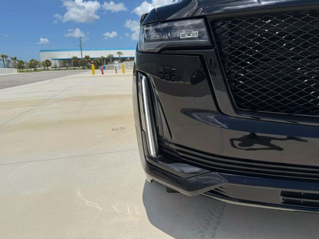2022 Cadillac Escalade - Image 49