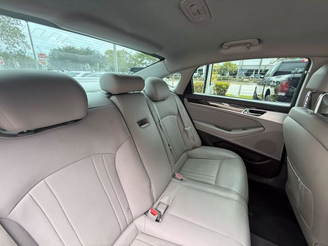 2018 Genesis G80 - Image 14