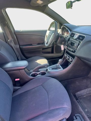 2012 Chrysler 200 - Image 10