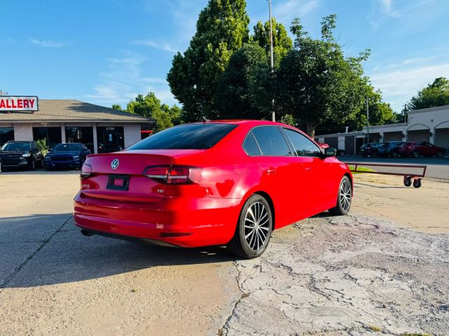 2016 Volkswagen Jetta - Image 11