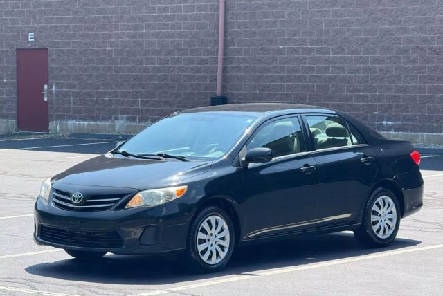 2013 Toyota Corolla L Sedan 4d - Image 4