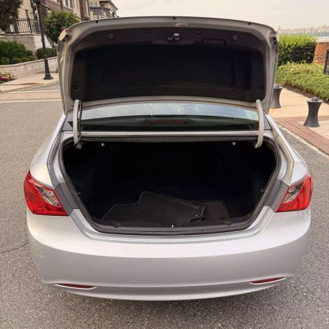 2012 Hyundai Sonata Limited Sedan 4d - Image 14