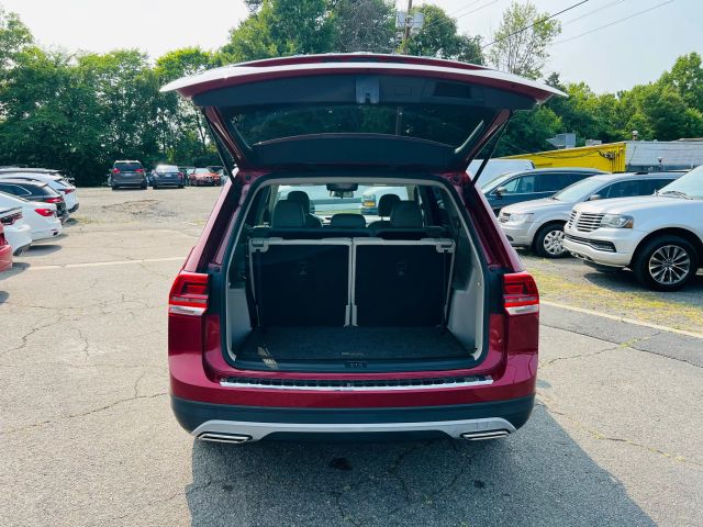 2018 Volkswagen Atlas - Image 29