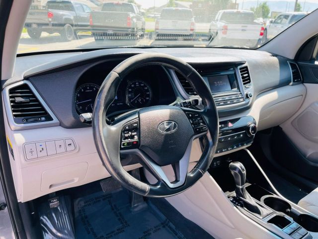 2017 Hyundai Tucson - Image 29