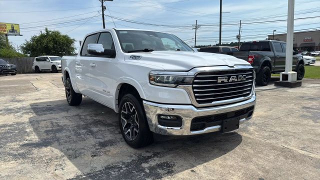 2025 Ram 1500 Crew Cab - Image 12