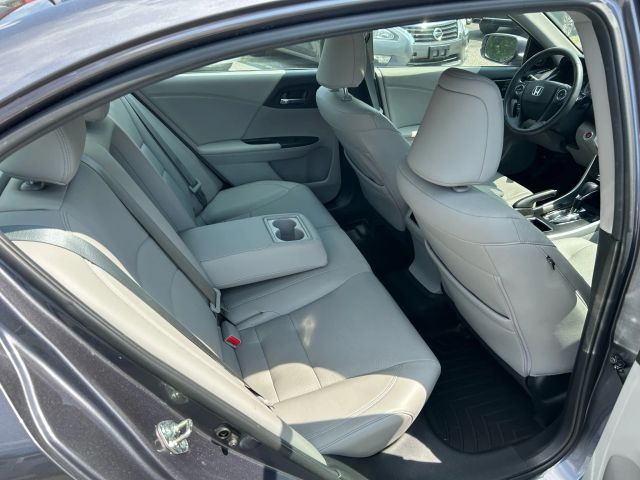 2015 Honda Accord - Image 13