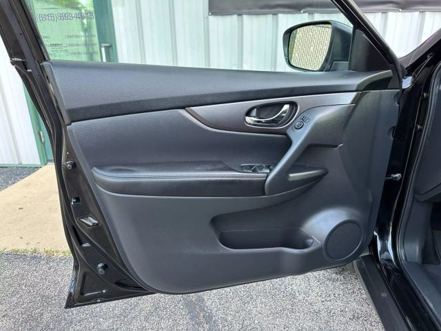2015 Nissan Rogue - Image 14