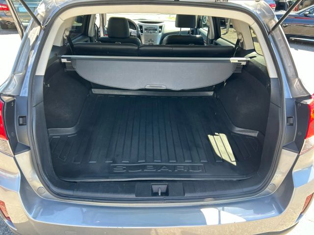2011 Subaru Outback - Image 15