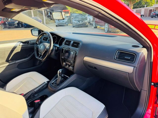 2016 Volkswagen Jetta - Image 21