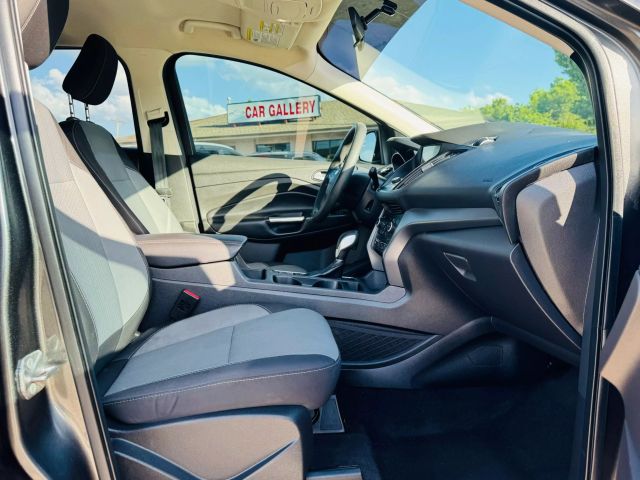 2019 Ford Escape - Image 19
