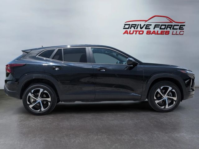 2025 Chevrolet Trax - Image 6