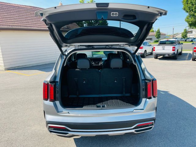 2023 Kia Sorento Hybrid - Image 14