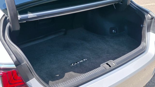 2020 Lexus Es - Image 29