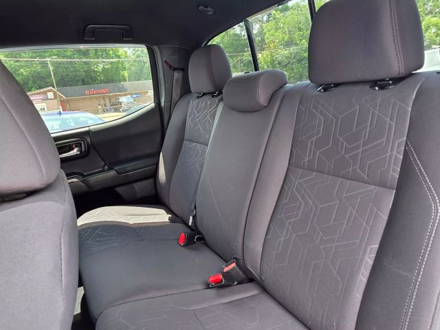 2017 Toyota Tacoma Double Cab - Image 16