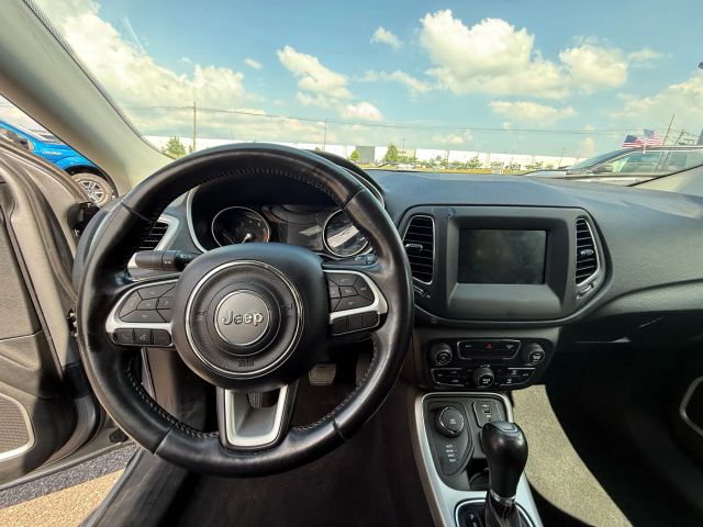 2019 Jeep Compass - Image 15