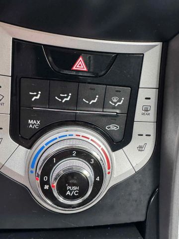 2011 Hyundai Elantra - Image 16