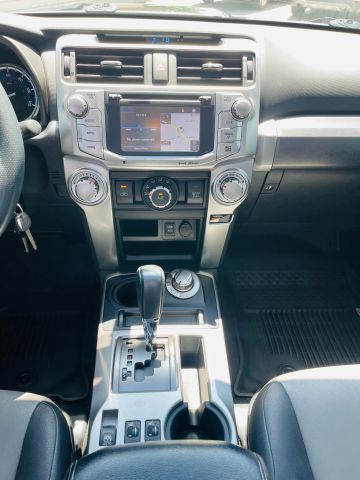 2017 Toyota 4runner - Image 30