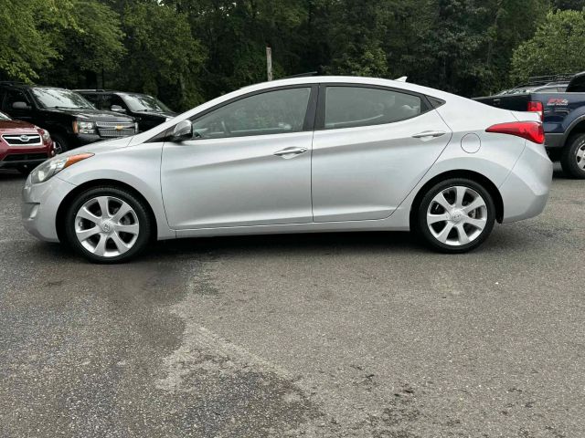 2011 Hyundai Elantra - Image 5