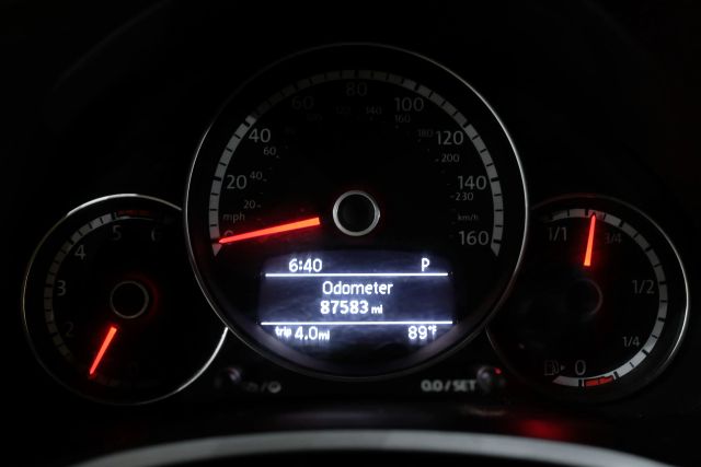 2014 Volkswagen Beetle Tdi Hatchback 2d - Image 23