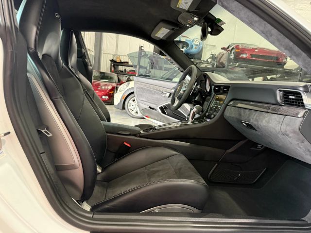2015 Porsche 911 - Image 100