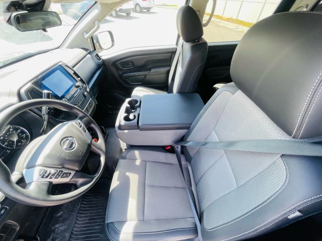 2021 Nissan Titan Crew Cab - Image 25