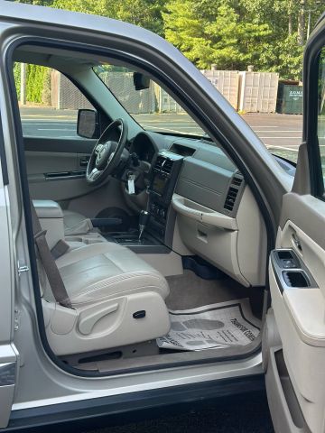 2011 Jeep Liberty Limited Edition Sport Utility 4d - Image 11