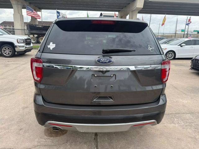 2017 Ford Explorer - Image 10