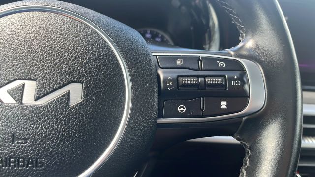 2022 Kia K5 - Image 32